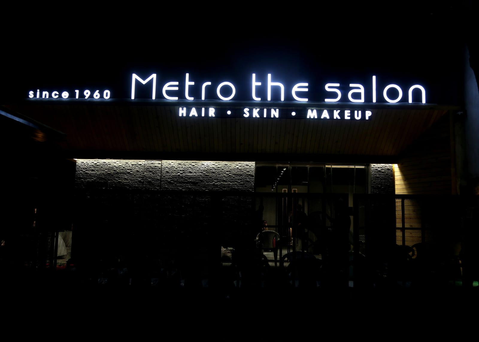 Metro the Salon